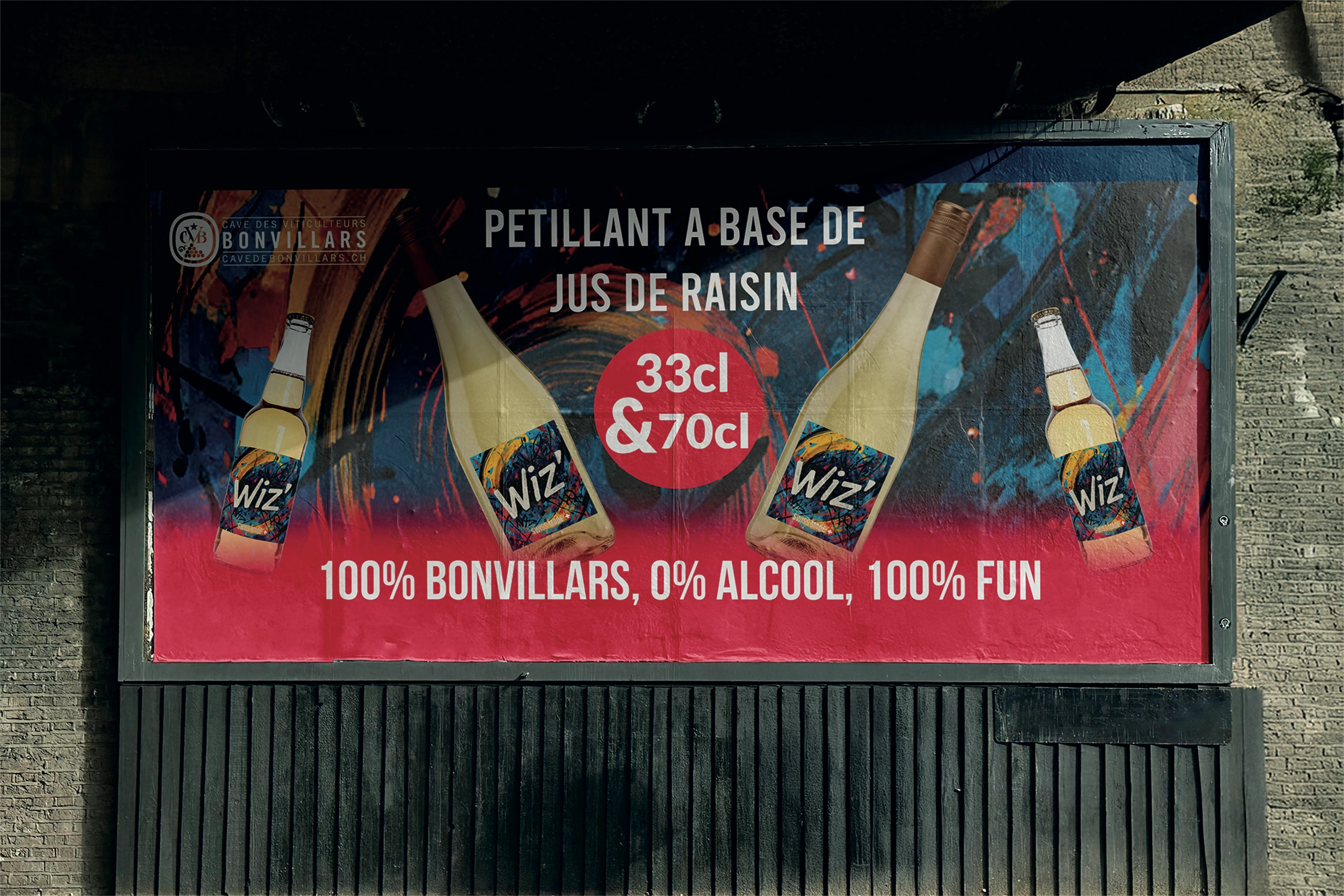 Mise en situation de la bâche Wiz dans un cadre mural.